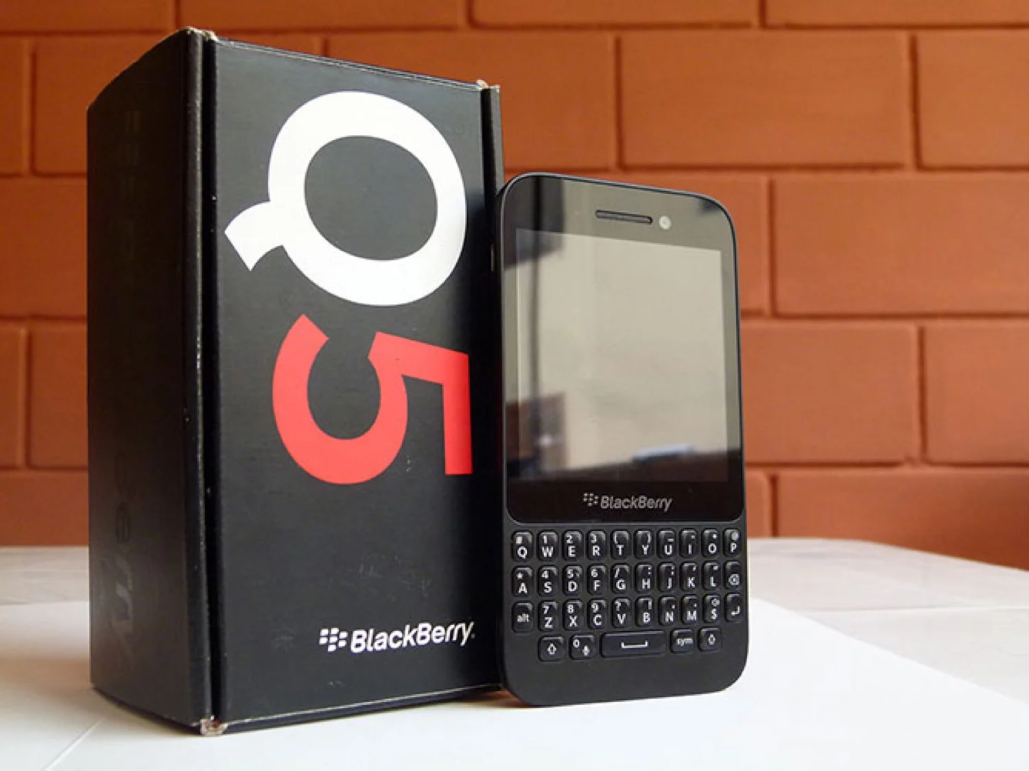 Review del smartphone BlackBerry Q5