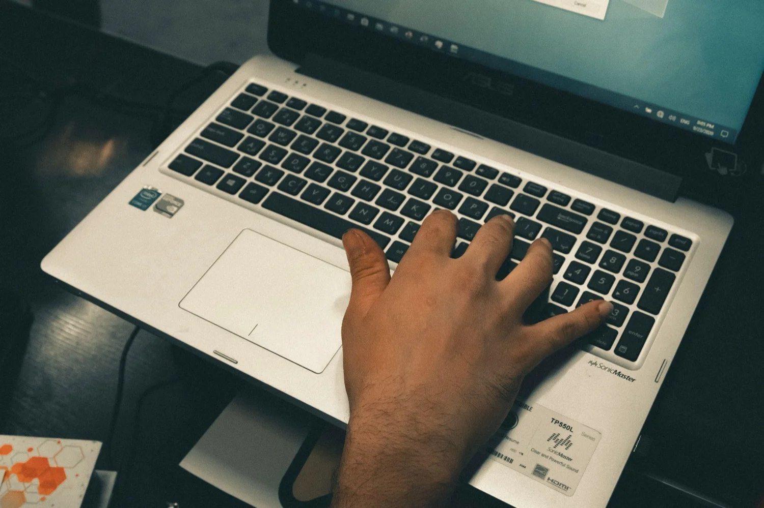 Ofertas en laptop: Gu&iacute;a completa para comprar con descuento