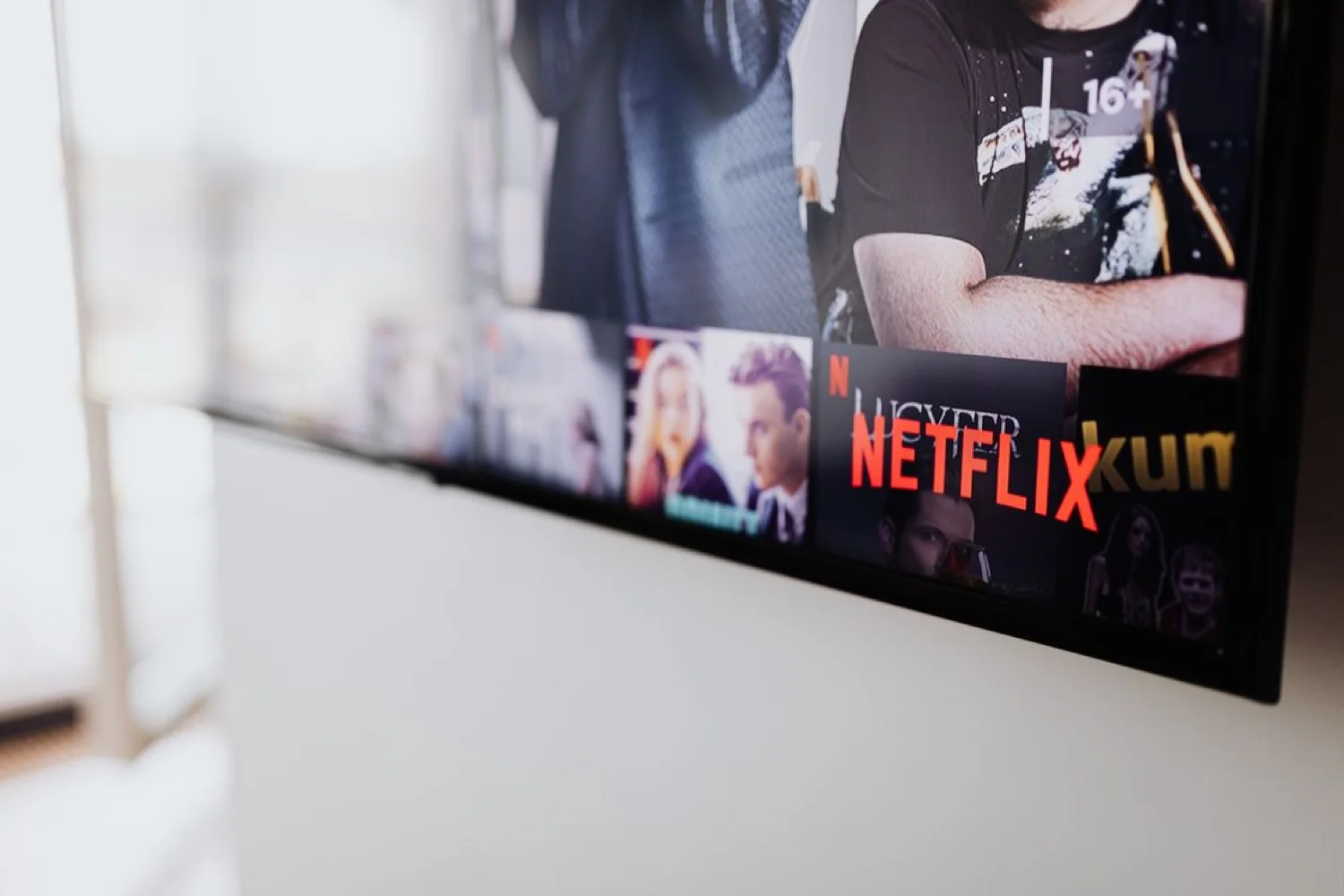 TV de 55 pulgadas: C&oacute;mo elegir seg&uacute;n tecnolog&iacute;a, espacio y uso